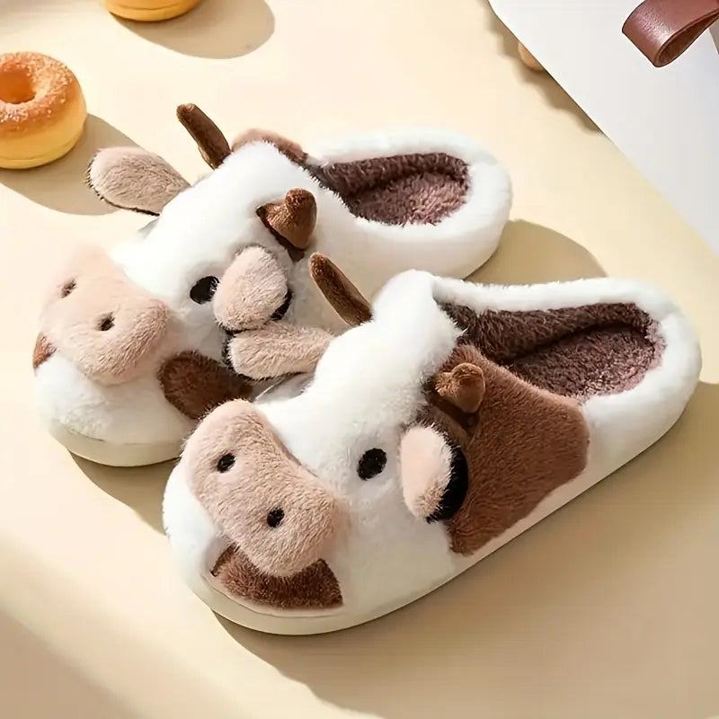 SON MÁS QUE PANTUFLAS. Son alegría de peluche para tus pies.