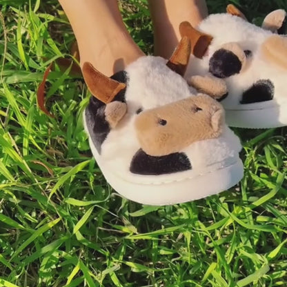 SON MÁS QUE PANTUFLAS. Son alegría de peluche para tus pies.